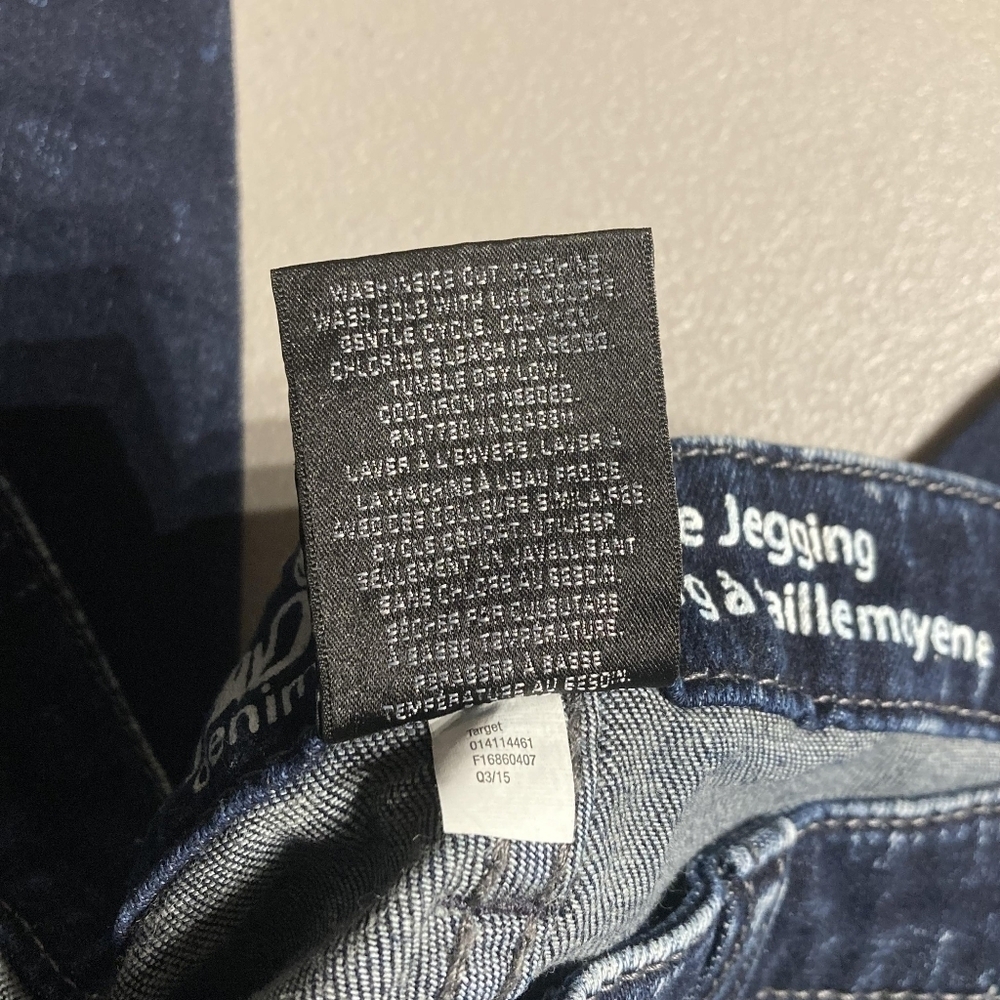 Mossimo Mid-Rise Jegging Super Stretchy Dark Wash Jeans Bleach Splatter 12/31 - Picture 6 of 6